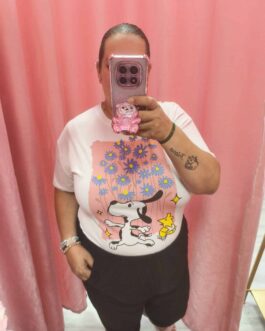 Camiseta Snoopy con flores